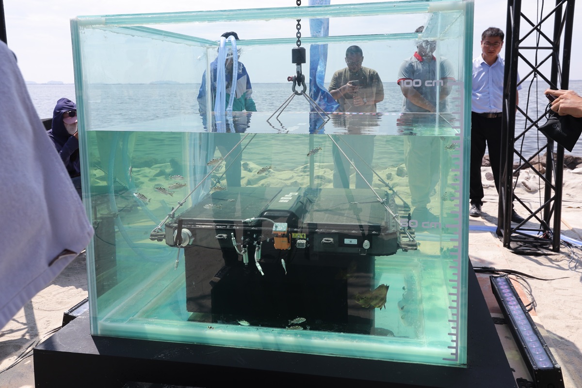 Chery Uji Coba Baterai Tiggo 8 CSH dengan Direndam Air Laut Selama 48 jam