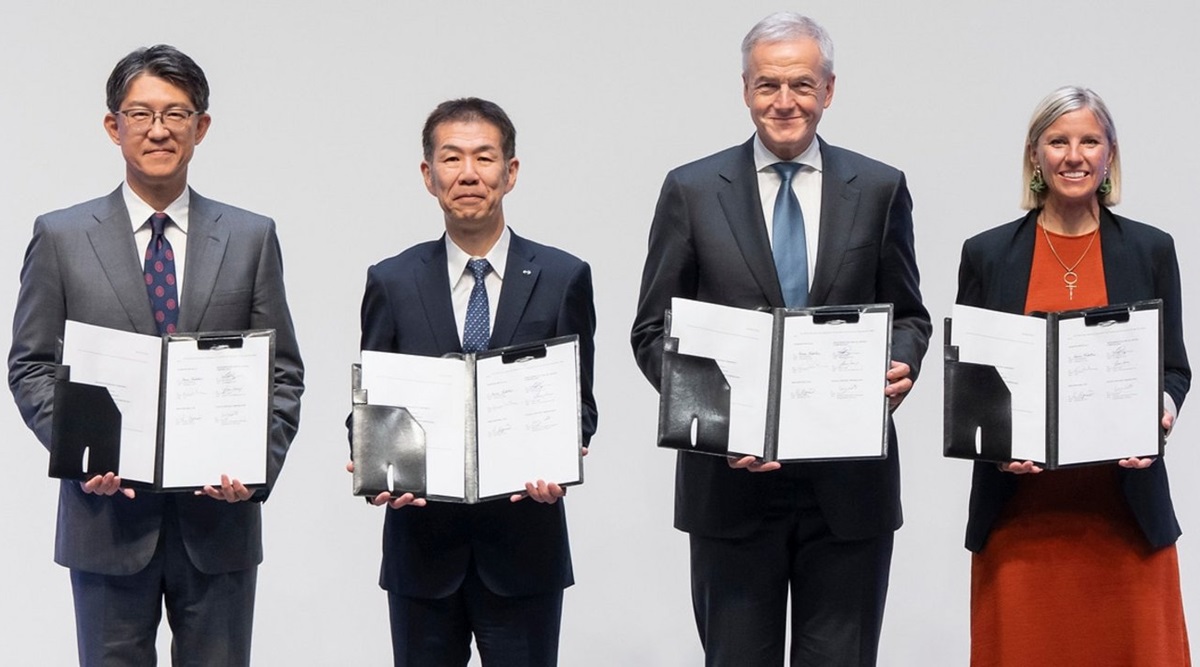 Kerjasama Kesepakatan Final Merger antara Mitsubishi Fuso dan Hino 9 Kerjasama Kesepakatan Final Merger antara Mitsubishi Fuso dan Hino