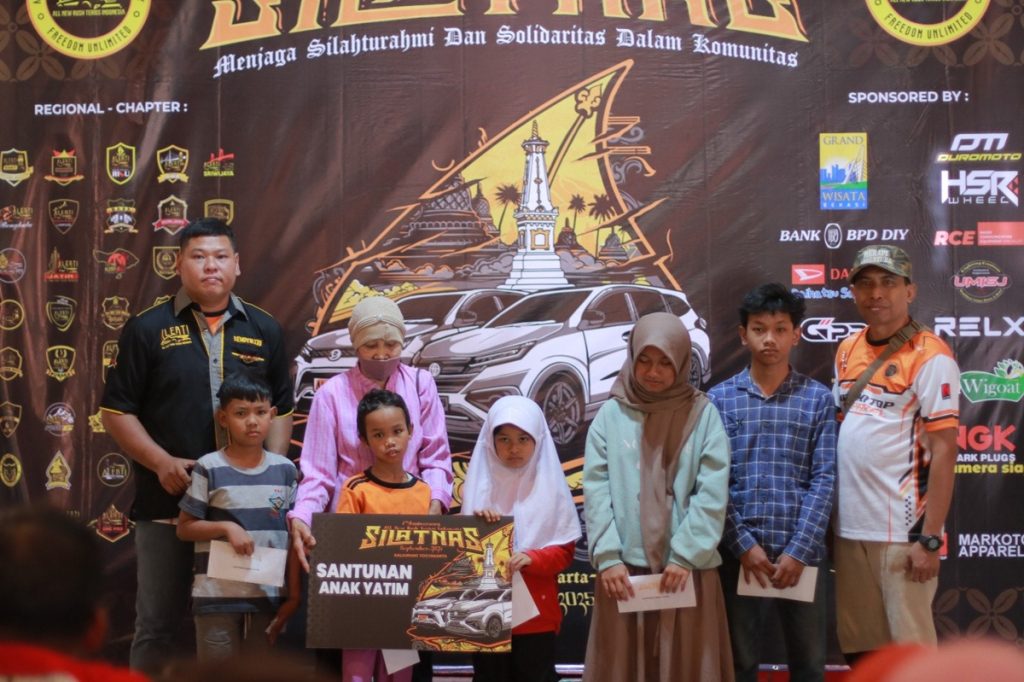 Daihatsu Komunitas 1