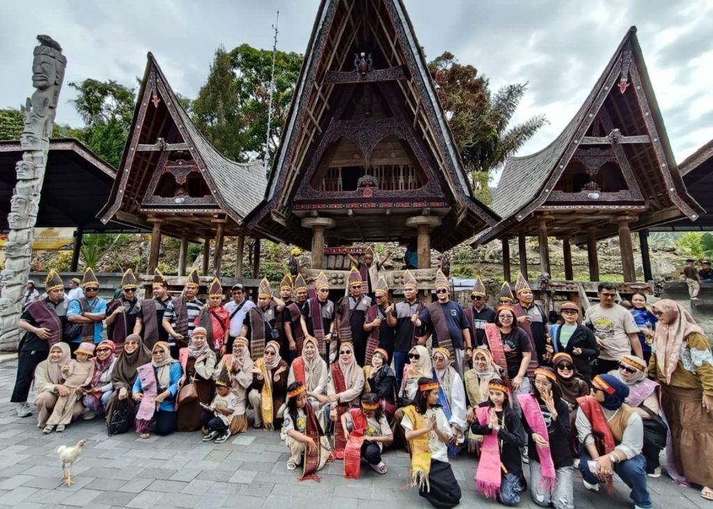 Daihatsu Komunitas 4