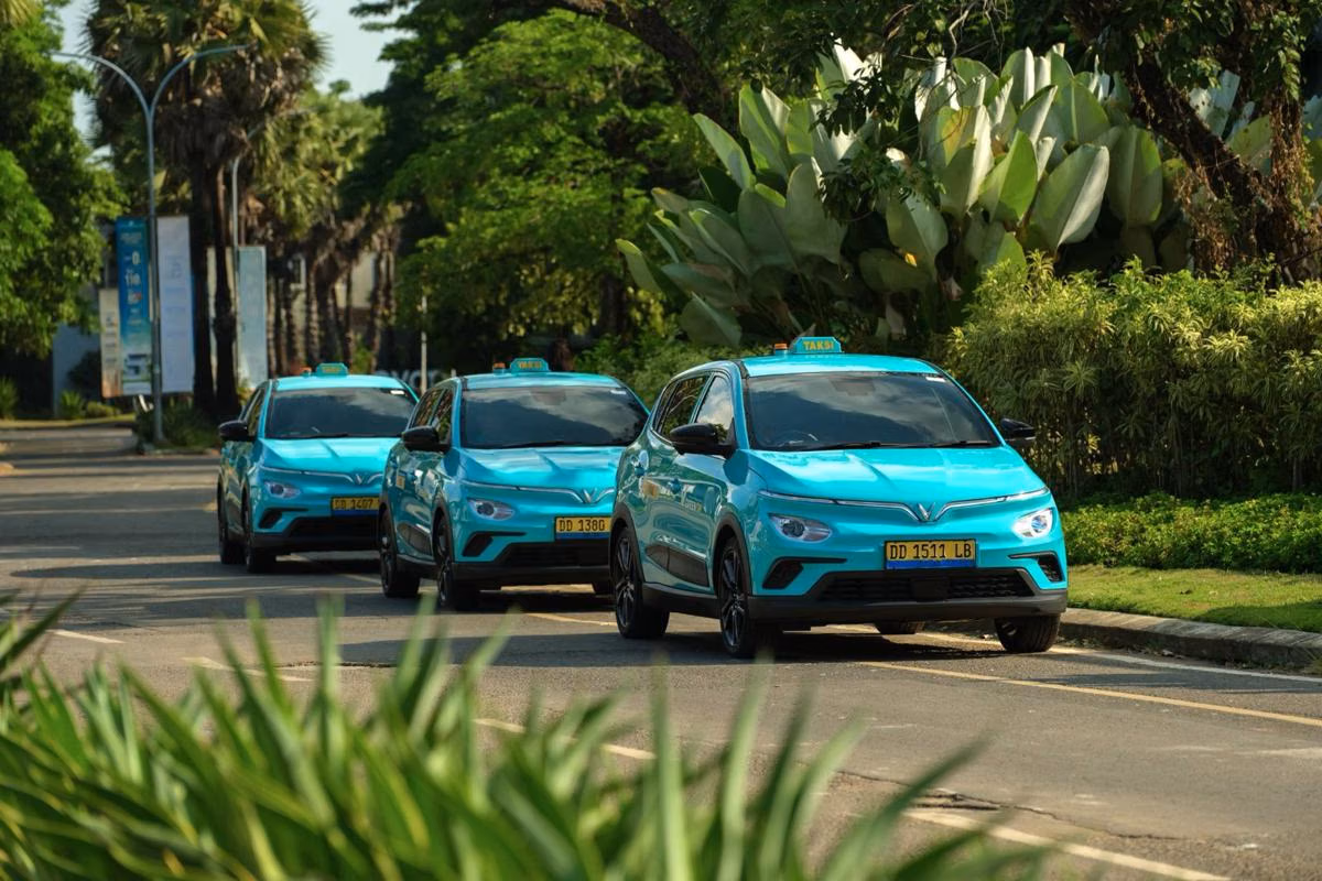 Taksi Listrik Green SM Hadir di Stasiun Whoosh Halim, Lengkapi Perjalanan Rendah Emisi
