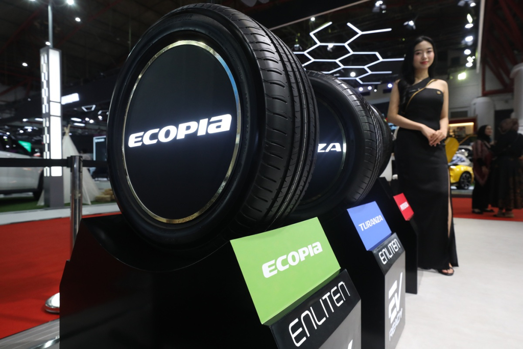 Ecopia EP300 ENLITEN Hadir dalam 2 Ukuran Baru untuk Innova Zenix Tipe V Q foto 1.JPG
