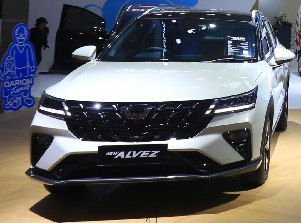 Wuling New Alvez, SUV Compact dengan Harga Kompetitif 4 New Almaz 2