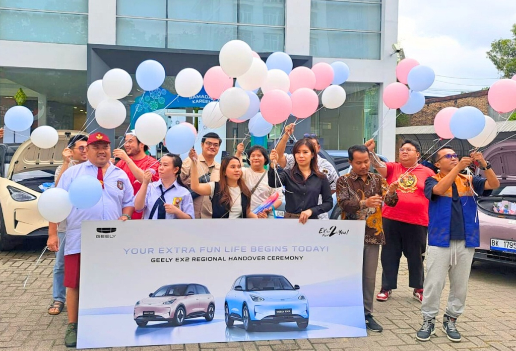 Geely Serah Terimakan EX2 ke 9 Kota, Perluas Jangkauan Konsumen di Indonesia 2 Geely 5 1