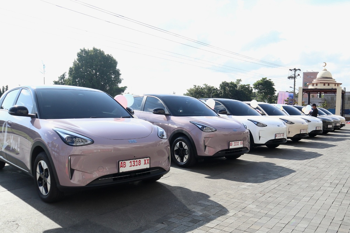 Geely Serah Terimakan EX2 ke 9 Kota, Perluas Jangkauan Konsumen di Indonesia 1 Geely Serah Terimakan EX2 ke 9 Kota, Perluas Jangkauan Konsumen di Indonesia