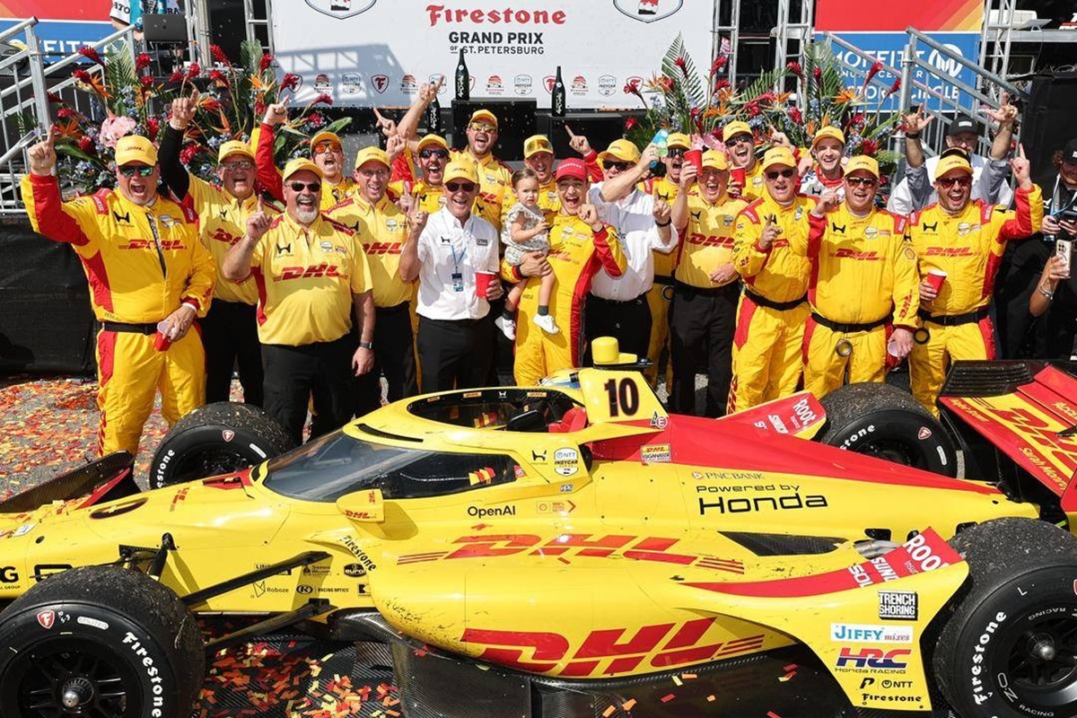 Awal Manis Honda di IndyCar 2026 Lewat Kemenangan Alex Palou