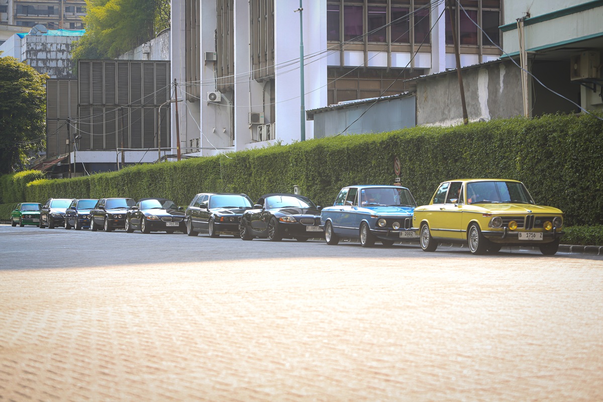 Halal Bihalal BMWCCI Classic Register, Kunjungi Vault Automotive Museum