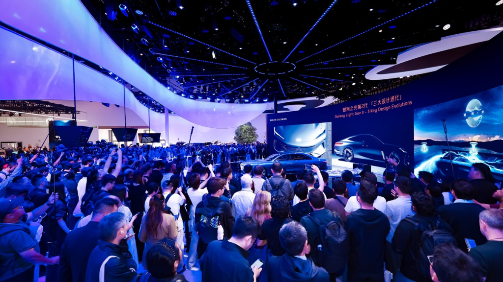 Foto 4. Geely Auto Memperkenalkan Galaxy Light Concept Generasi Kedua Untuk Pertama Kalinya di Dunia