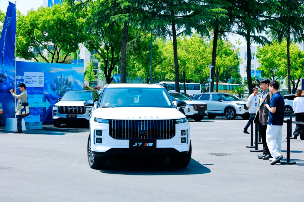 Teknologi VPD OMODA & JAECOO, Parkirkan Mobil Secara Otomatis 5 JAECOO 6