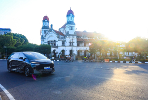 Menjelajahi Kota Semarang dengan XPeng X9: Senyap, Halus, dan Serasa First Class