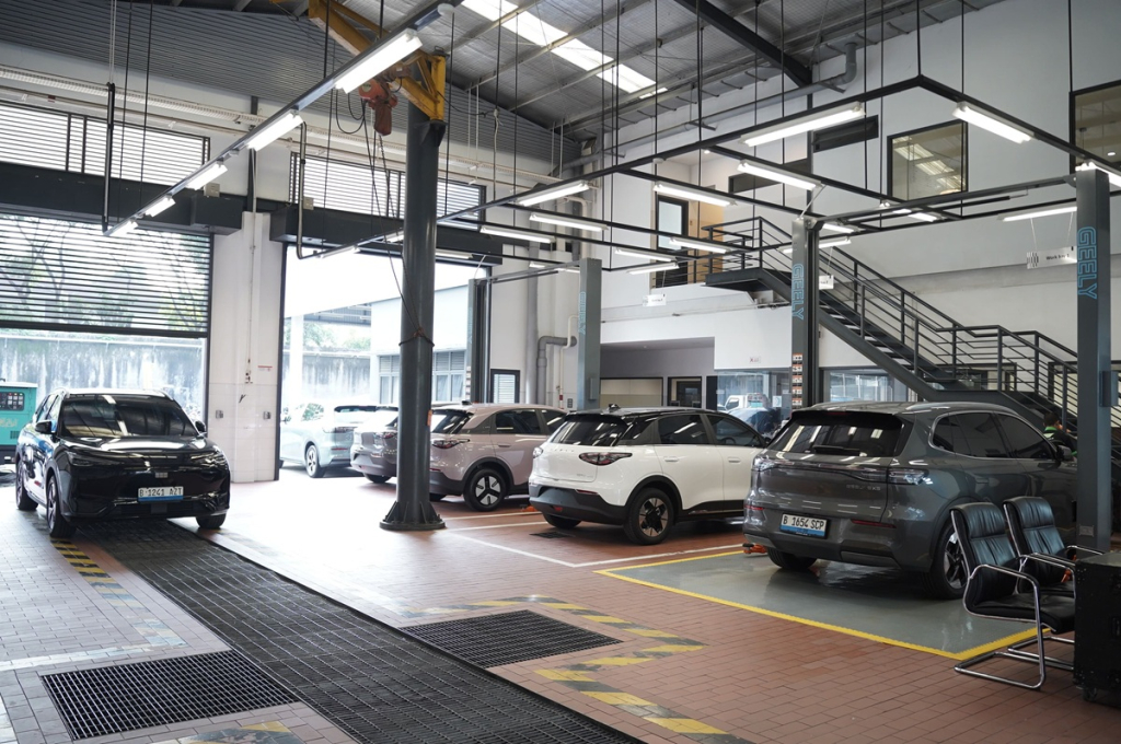 Geely Auto Indonesia Resmikan Dua Diler Baru di BSD dan Pos Pengumben 2 Geely 1 1