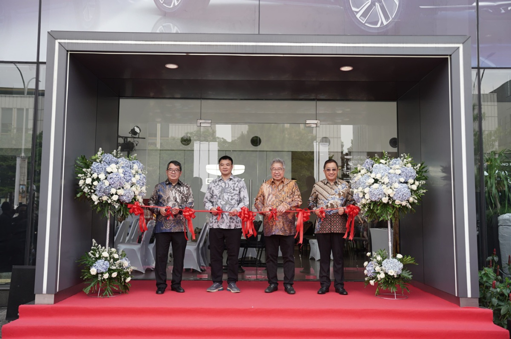 Geely Auto Indonesia Resmikan Dua Diler Baru di BSD dan Pos Pengumben 3 Geely 2 1