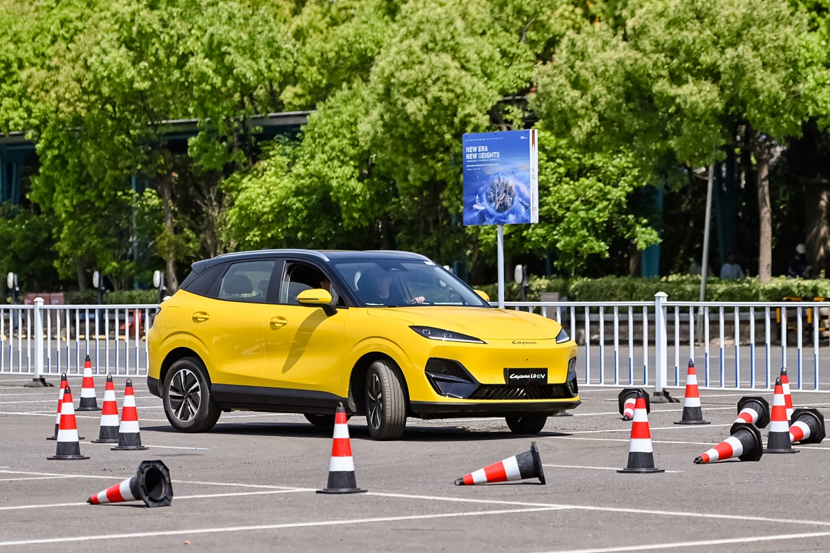 LEPAS E4 EV Hadir di Indonesia, SUV Listrik Bergaya Coupe dengan Jarak Tempuh 500 Km