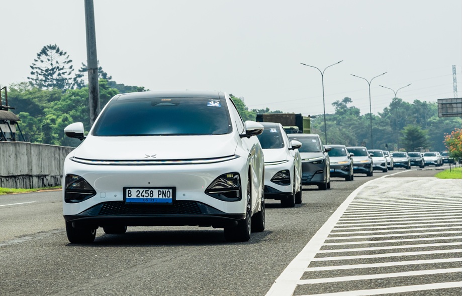 XPENG Indonesia Serahkan 100 Unit XPENG G6 ke Konsumen