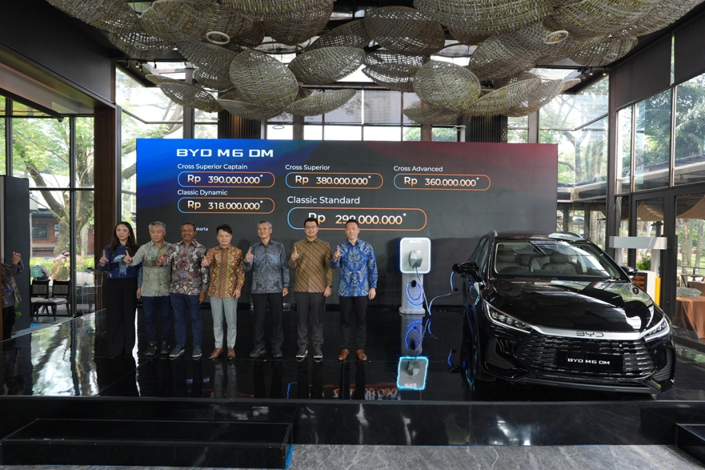 Dengan Teknologi Dual Mode, BYD M6 DM Dijual Mulai Rp 298 Juta 3 BYD M6 DM 1
