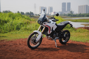 Ducati DesertX V2 Resmi Meluncur di Indonesia, Siap Taklukkan Medan Off-Road