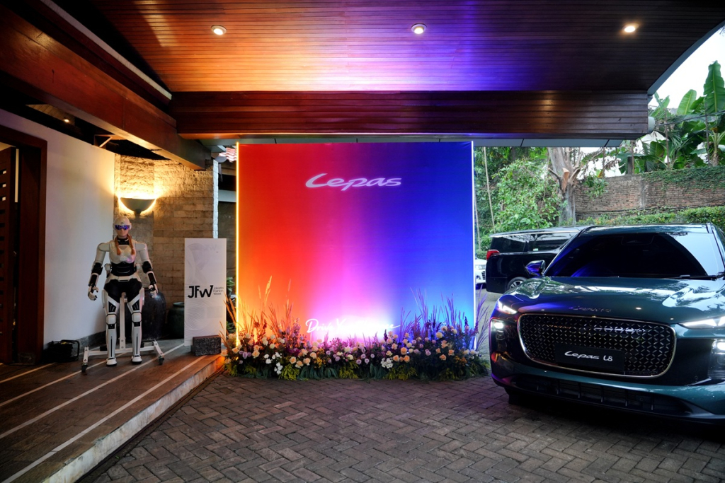 LEPAS dan Jakarta Fashion Week 2027 Satukan Dunia Mobilitas dan Fashion 2 LEPAS 1