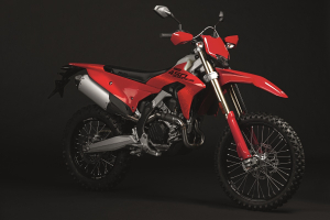 Ducati Desmo450 EDS Resmi Meluncur, Motor Enduro Pertama Ducati dengan Teknologi Desmodromic