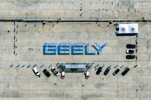 Geely Perkenalkan Coolray dan Pamerkan Jajaran Kendaraan Elektrifikasi