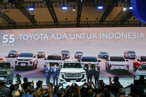 Toyota Perkuat Strategi Elektrifikasi di GIIAS 2026, Luncurkan Land Cruiser Hybrid hingga bZ4X Touring