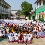 Peringati Hari Anak Nasional, Wuling Salurkan Bantuan Pendidikan ke Dua Sekolah di Bekasi