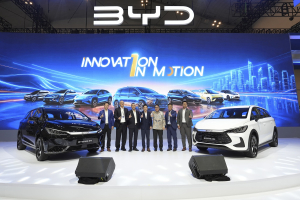 BYD M6 EV Terbaru Meluncur di GIIAS 2026, Kini Tempuh Hingga 450 Km