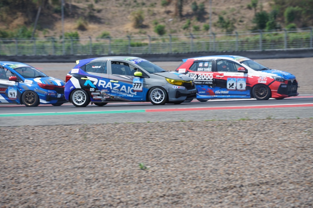 GR Garage Auto2000 Racing Team Amankan Podium di Mandalika