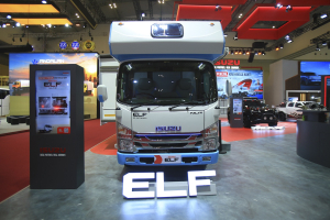 Isuzu Tampilkan ELF NLR Campervan di GIIAS 2026, Kolaborasi dengan Delima Mandiri dan JAJAGO