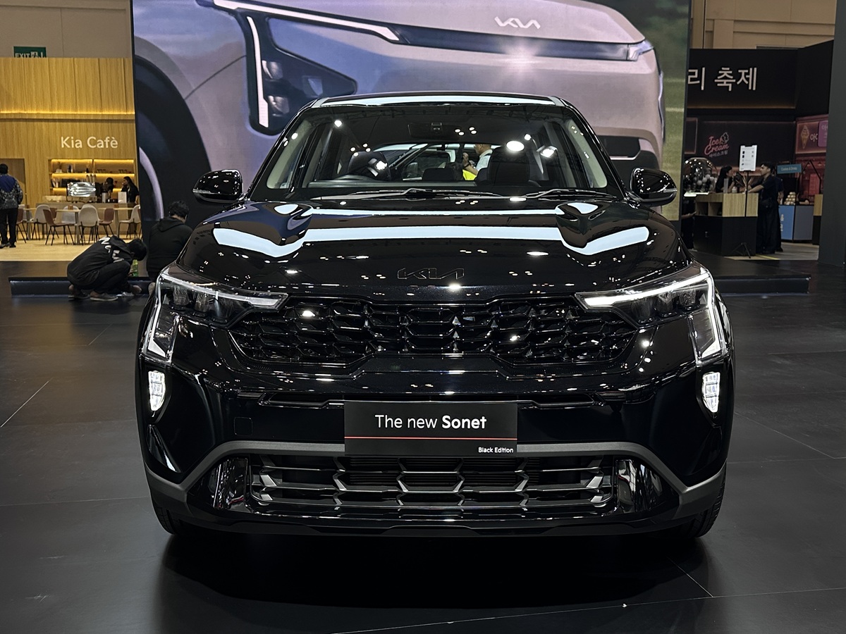 Terbatas, Kia Hadirkan Carens dan Sonet Limited Black Edition di GIIAS 2026